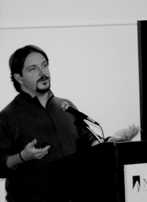 aaron-mandelbaum-mhvdm-speaker Aaron Mandelbaum speaks to small business owners and SUNY New Paltz students on social media marketing